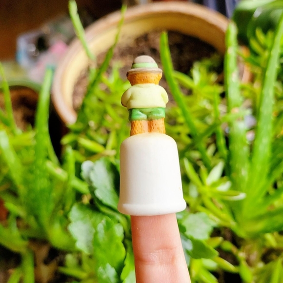 Vintage Lucy Rigg Collectible March Birth Month Bear Thimble - Picture 6 of 6